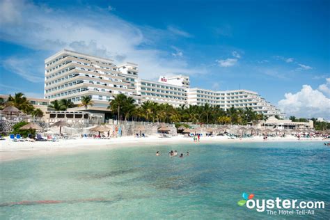 Hotel Riu Cancun Review: What To REALLY Expect If You Stay