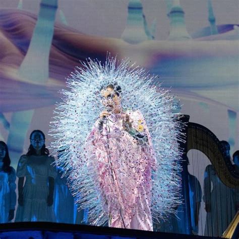 björk brasil on Twitter Fotos de Björk hoje no último show de