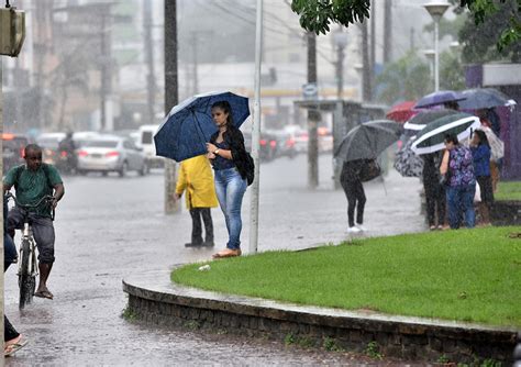 Chuva no ES ruas alagam e causam transtornos na Grande Vitória A Gazeta