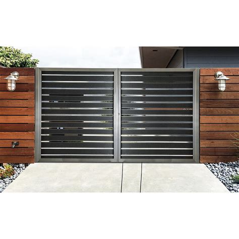 4 driveway gate designs that will never go out of style