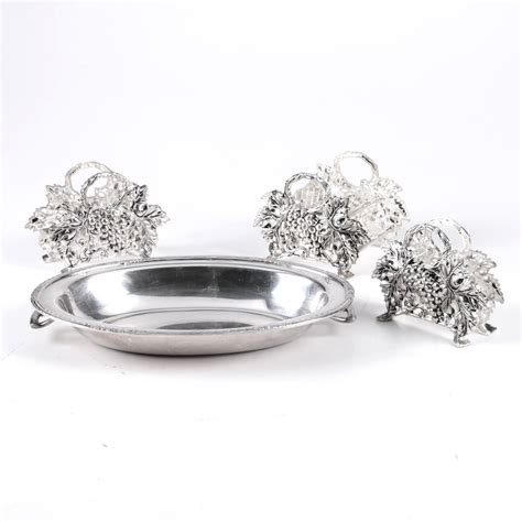 Godinger Silver Art Co. Ltd. Plated Silver Napkin Rings with Handled Lid | EBTH