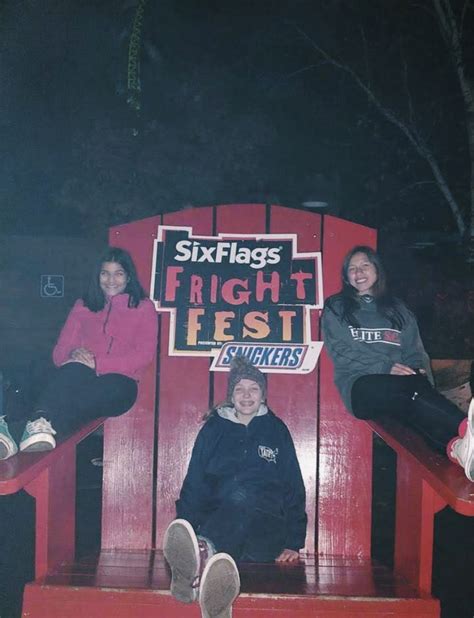 •friends• Fright Fest Six Flags Outfit Flag Outfit Haunted Attractions