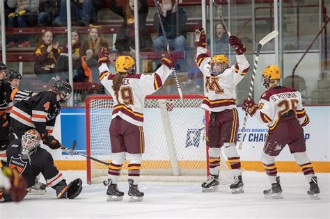 Minnesota Womens Hockey Gophers Take On Cornell In A Frozen Four