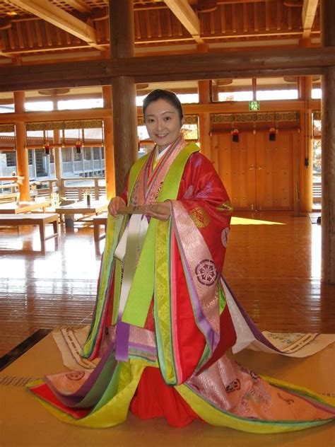 A Woman Wearing Junihitoe Heian Era Women Wear Heian Period