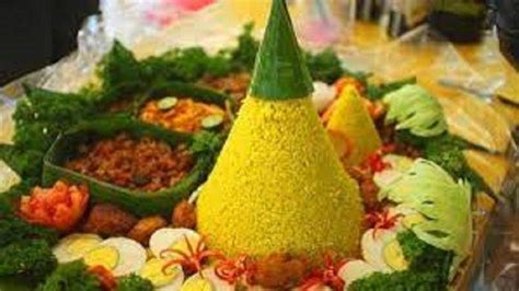 Resep Nasi Kuning Tumpeng Untuk Syukuran Agustus Gurih Dan Wangi