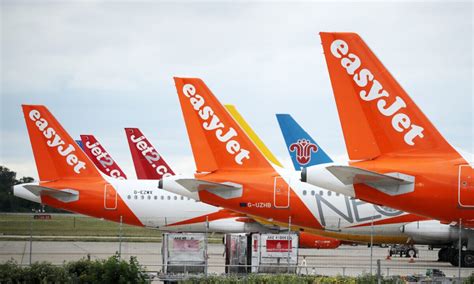 EasyJet to Cancel More Than 20 Daily Half-Term Flights From London Gatwick