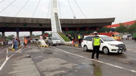 Hari Pertama Larangan Mudik Kendaraan Diputar Balik Dari Tol Cikupa