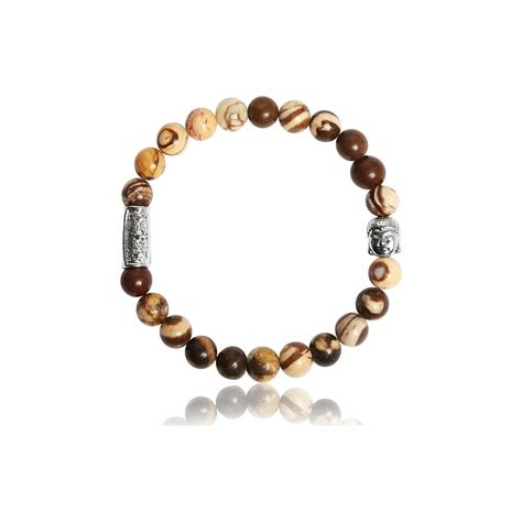 Fans and critics discuss brand steven design choices online 8