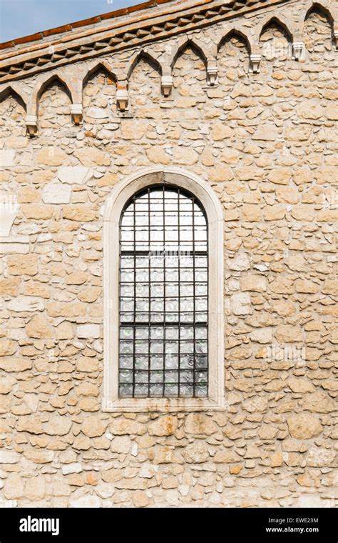 Arched Window In The Ancient Medieval Stone Wall Stock Photo Alamy