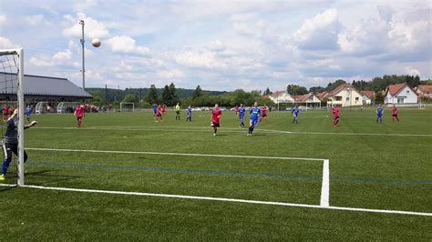 Actualité L équipe féminine sénior recherche une club Football