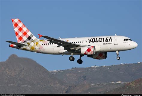 EC MUX Volotea Airlines Airbus A319 111 Photo By Michael Stappen ID