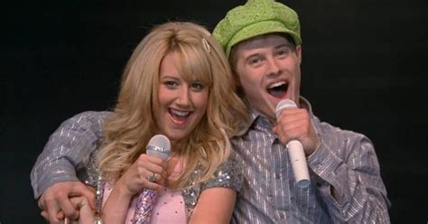 Ashley Tisdale Y Lucas Grabeel Vuelven A Cantar What Ive Been Looking