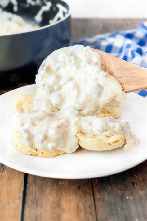 Sausage Gravy Recipe - Mama Loves Food