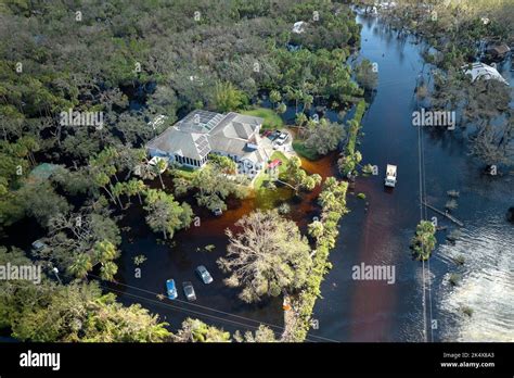 El Huracán Ian Inundó Casas En La Zona Residencial De Florida