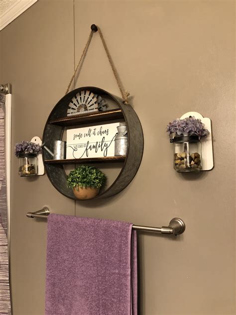 Farmhouse bathroom decor | Farmhouse bathroom decor, Bathroom decor ...