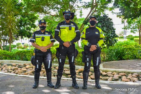 Prefeitura Faz Entrega De Farda Com Câmera Para Agentes Do Simtrans