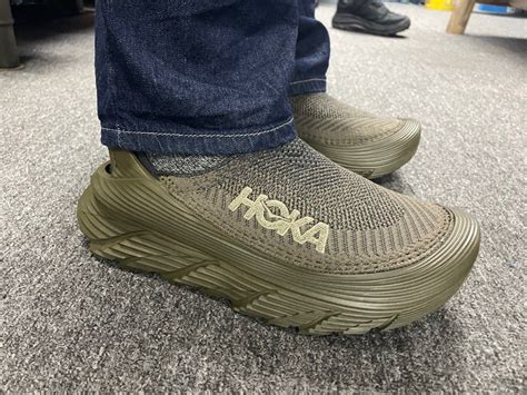 現貨 Hoka Restore TC 涼鞋 37 47 US5 13 男女裝 深綠色 沙色 男裝 鞋 拖鞋 Carousell