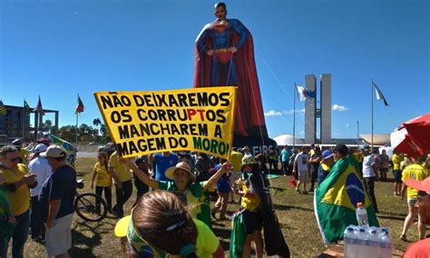 Manifestantes Se Re Nem Em Atos De Apoio Ao Ministro Moro Lava Jato