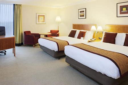 Family rooms at Heathrow Airport hotels identified & located