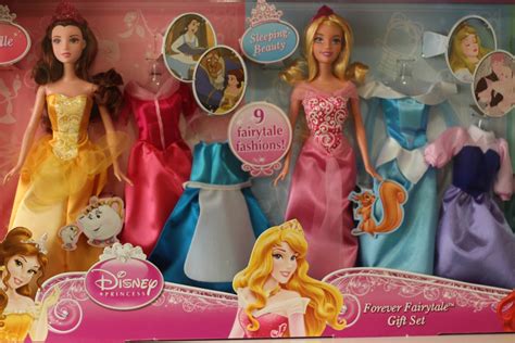 Conjunto Bonecas Princesas Disney 9 Vestidos Bela Adormec R 339 79