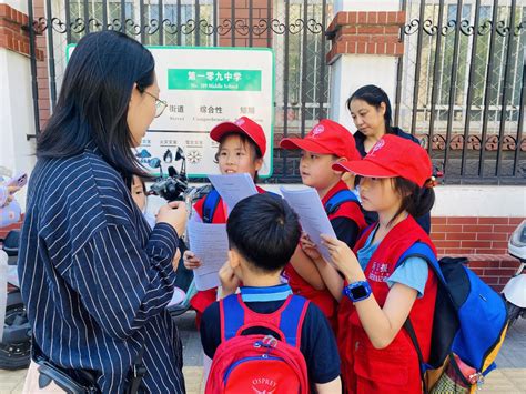 部分青少年沉迷卡牌引發關注，新京報小記者街頭採訪探成因 新浪香港