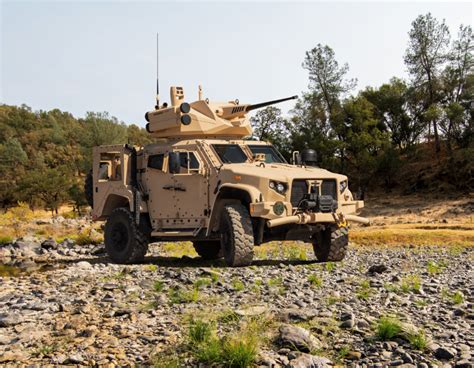 Oshkosh Defense Highlights Advanced Technology Capabilities At Modern