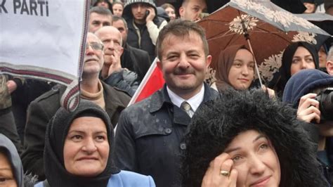 Ordu da Ak Parti İlçe Başkanı Zehir Zemberek Sözlerle İstifa Etti