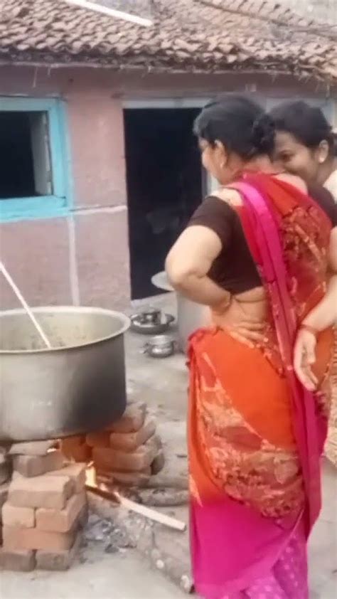 गावात एकत्रित गप्पा गोष्टी करत चुलीवर स्वयंपाक बनवण्याचा आनंद 🌺🔥💯😋🤤