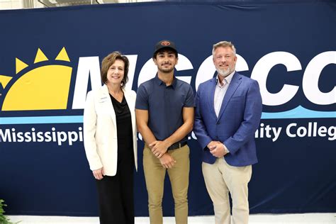 MGCCC And J Allen Automotive Group Sign Agreement For Innovative