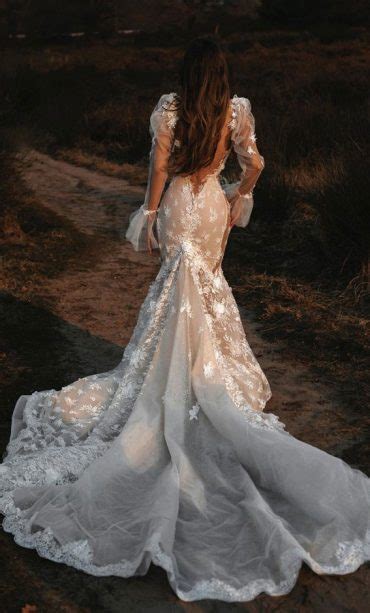 Timeless Wedding Dresses To Lookout Low Illusion Back Mermaid Gown