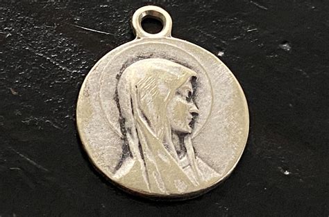 Vintage Petite M Daille Religieuse Notre Dame De Lourdes Etsy France