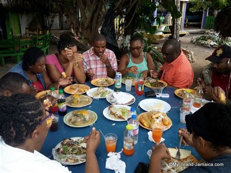 Christmas In Jamaica | 12 Must-Haves At A Jamaican Christmas Dinner