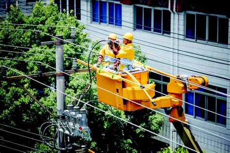 区供电公司迎峰度夏鏖战高温 线路检修保障用电 今日黄岩