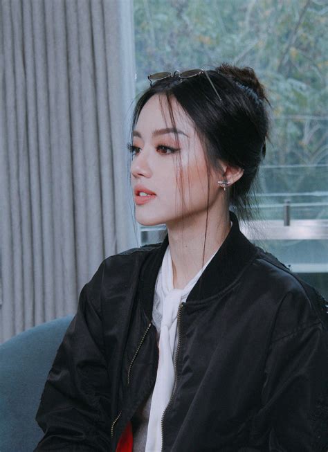 Đây là hot girl Hà thành giỏi bắt trend dùng đồ hiệu hiệu quả bậc nhất Chia Sẻ Ảnh Gái Xinh
