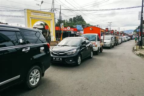 Hari Pertama Arus Balik Libur Lebaran Kemacetan Terjadi Di Beberapa