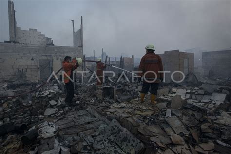 KEBAKARAN PERKAMPUNGAN TELUK GONG JAKARTA ANTARA Foto