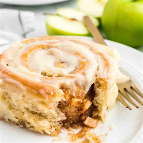 Apple Cinnamon Rolls Julies Eats And Treats