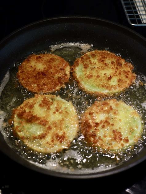 Easy Southern Fried Green Tomatoes Grits And Pinecones