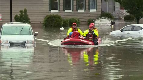 Historic rainfall in St. Louis causes flash flooding emergency with ...