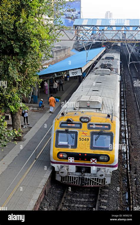 Dadar Railway Station Mumbai Maharashtra India Asia Stock Photo - Alamy