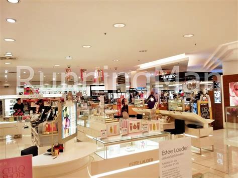 Brisbane Shopping Malls - Ivan Teh - RunningMan