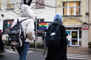 Fundacja Kai Godek urządziła pikietę anty LGBT przed lubelskim liceum