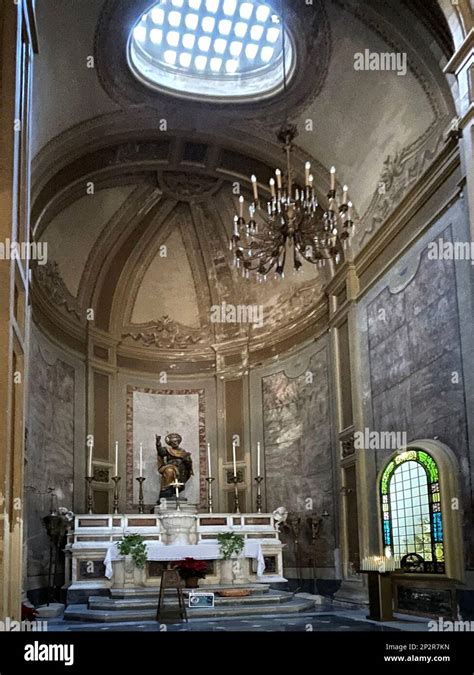 Galatina, Italy. Interior of the 17th century Catholic Church of the ...