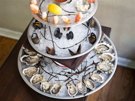 L&E Oyster Bar - Silver Lake - Los Angeles - The Infatuation