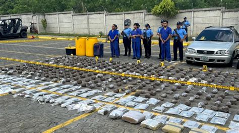 Policía Nacional Incautó Más De 400 Libras De Marihuana