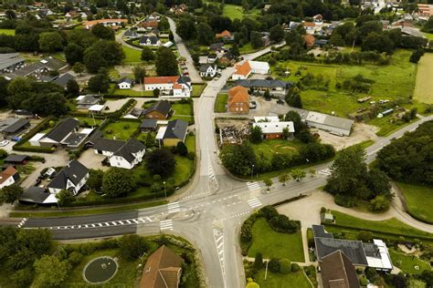 Det Store Farvel Til Landdistrikterne F Rre B Rn Vokser Op P Landet