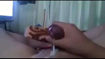 Gime Mientras Se Masturba XVIDEOS