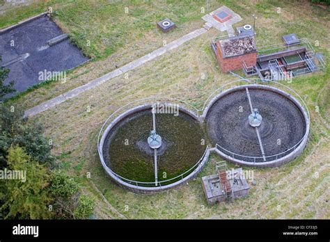 Distribuidores Rotativos Y Tanques De Sedimentación En Las Obras De