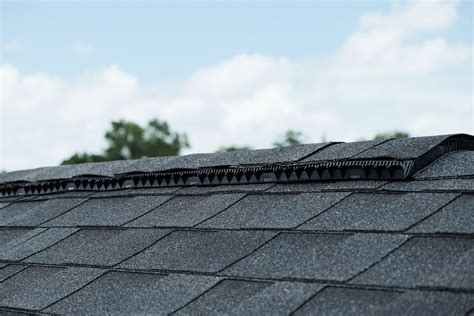 Ridge Vent vs Off-Ridge Vent: Which Roof System is Right for You?