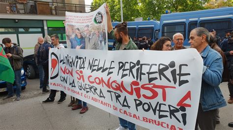 VIDEO Casal Bruciato Blindato Per Presidio Antifascista Tensione